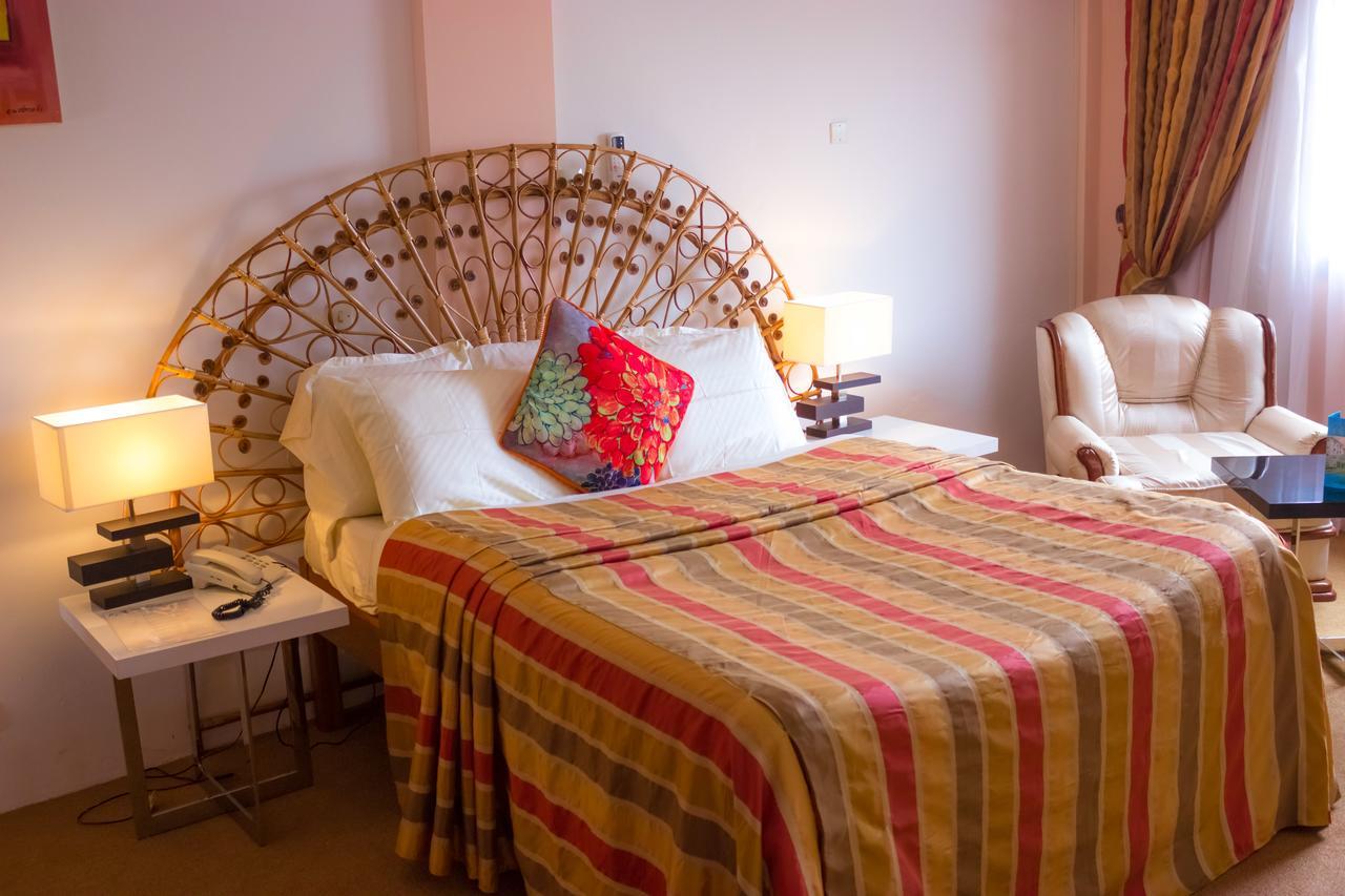 Hotel Azur Yaoundé Kültér fotó