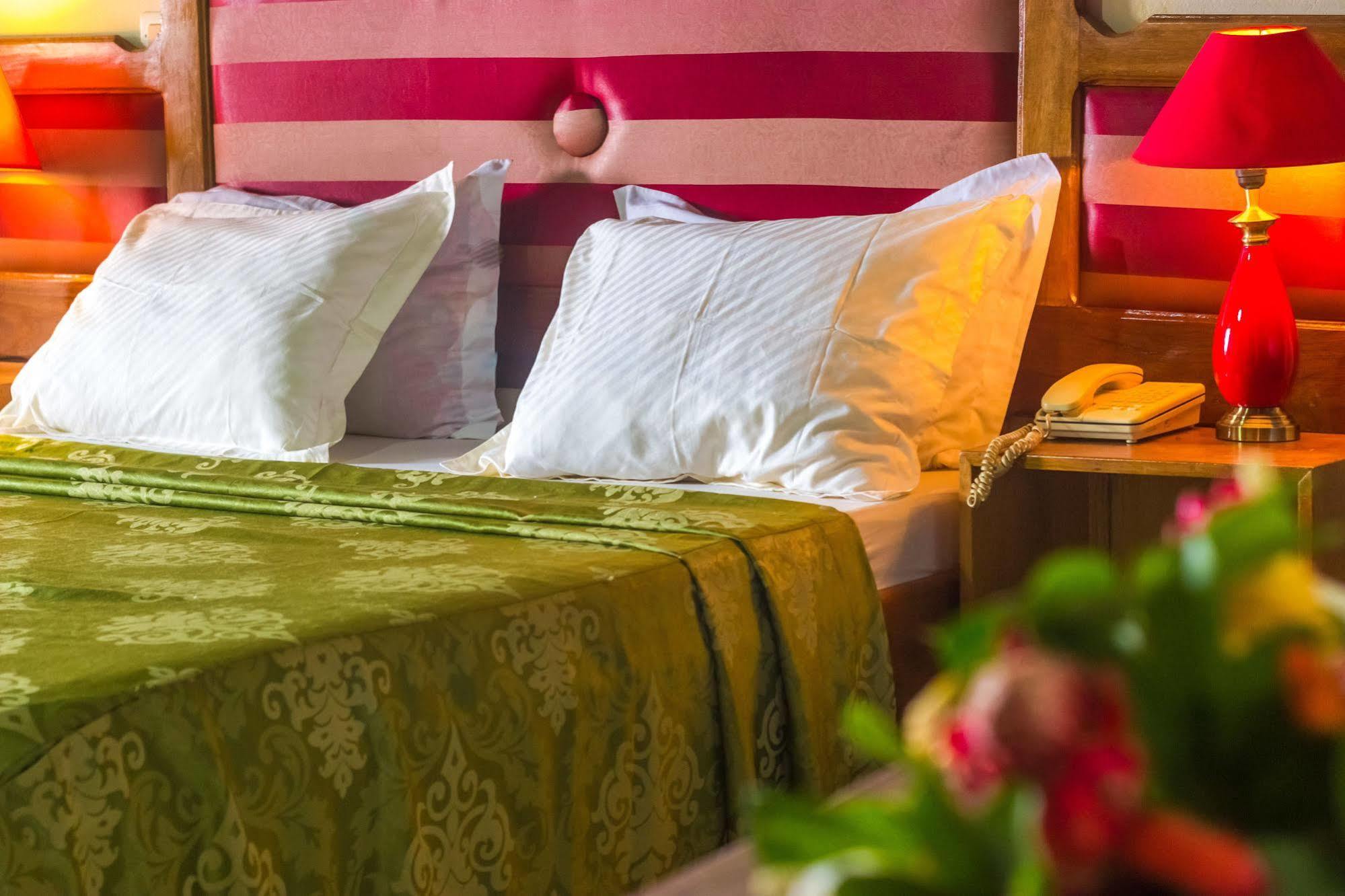 Hotel Azur Yaoundé Kültér fotó